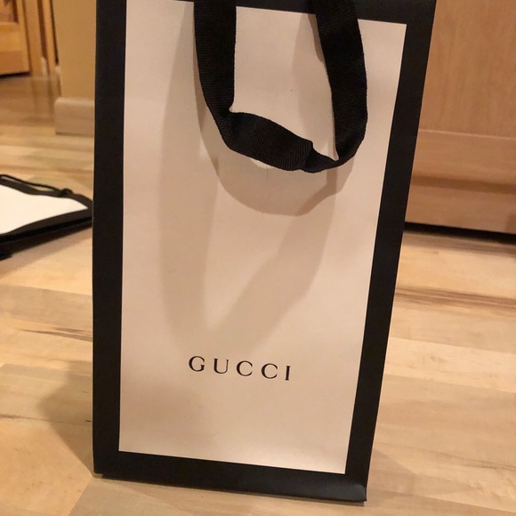 Skinny Gucci shopping bag 🛍 - Picture 3 of 3